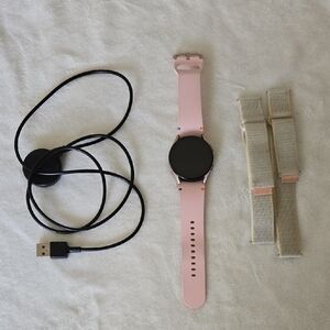 Samsung Galaxy FE Smartwatch With Charger